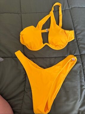 Zaful Yellow Two-Piece Underwire Bikini